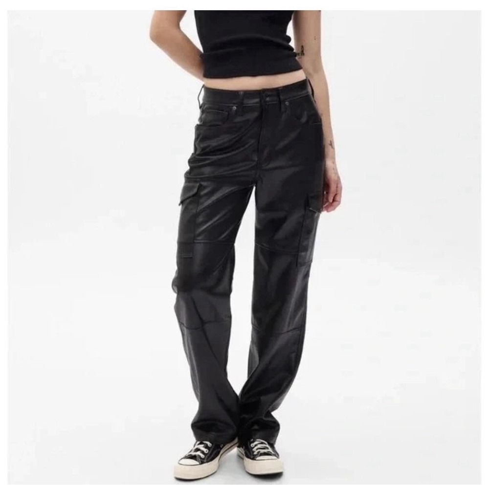 Gap Black High Rise '90's‎ Loose Vegan Leather Cargo Pant-Size 27 R-NWT